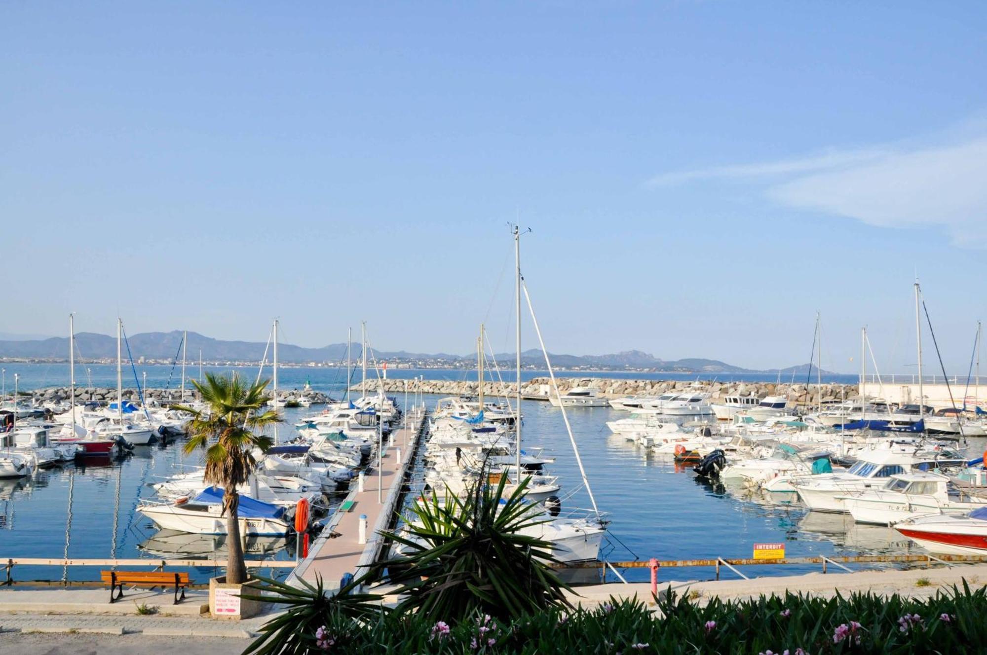Hotel L'Escale Au Soleil Saint Aygulf Εξωτερικό φωτογραφία