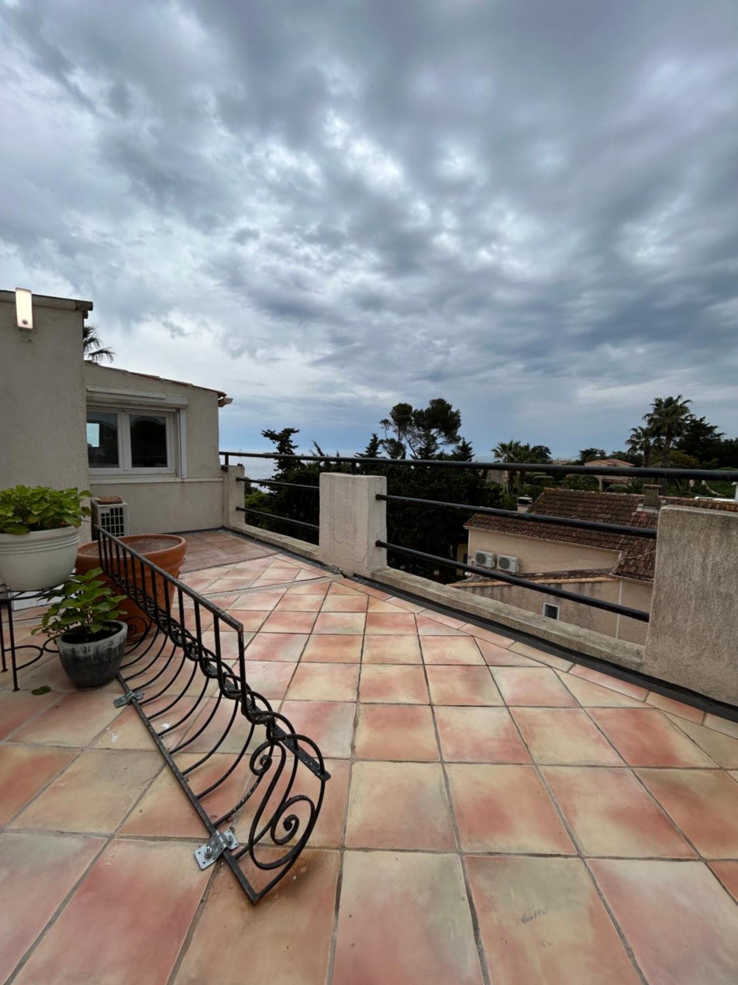 Hotel L'Escale Au Soleil Saint Aygulf Εξωτερικό φωτογραφία