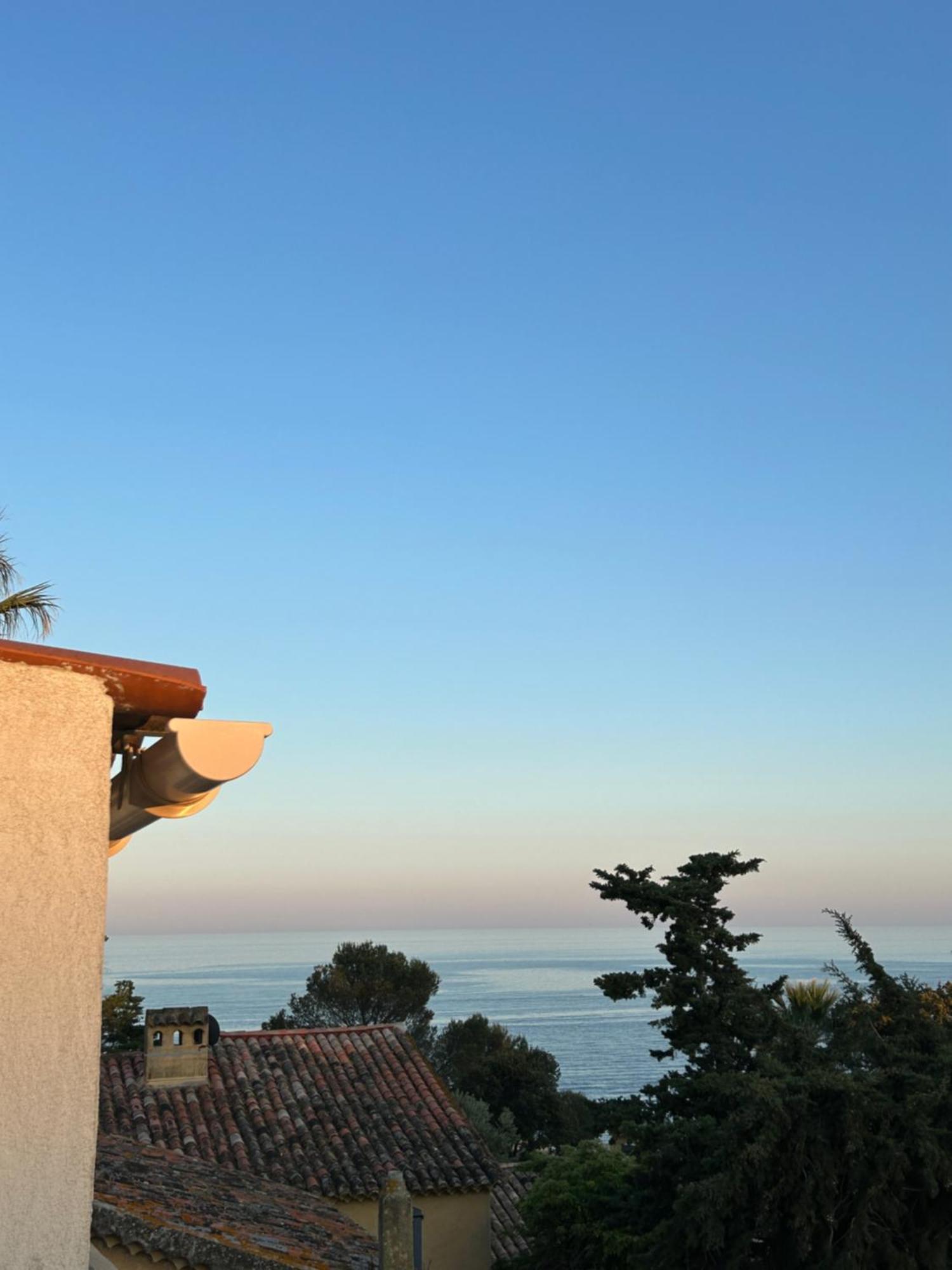 Hotel L'Escale Au Soleil Saint Aygulf Εξωτερικό φωτογραφία